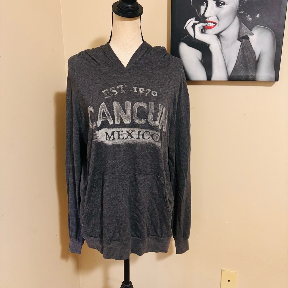 Cancun Mexico Lightweight Pullover Hoodie